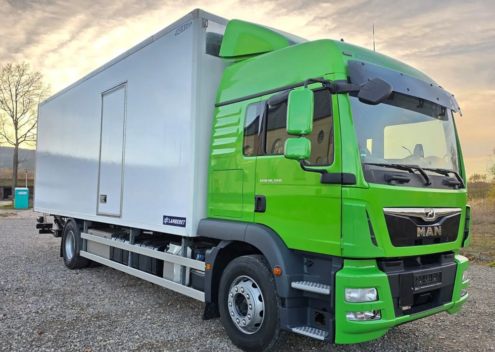 MAN TGM 18.320 / 18.290 / 15.290 / IZOTERMA / WINDA / 19PALET / E6 / 08.2018 / LIFT / SPROWADZONY / AUTOMAT / SYPIALKA / PIERWSZY WŁAŚCICIEL / BOCZNE DRZWI / STAN BARDZO DOBRY - شاحنة الفريزر: صورة 1 MAN TGM 18.320 / 18.290 / 15.290 / IZOTERMA / WINDA / 19PALET / E6 / 08.2018 / LIFT / SPROWADZONY / AUTOMAT / SYPIALKA / PIERWSZY WŁAŚCICIEL / BOCZNE DRZWI / STAN BARDZO DOBRY - شاحنة الفريزر: صورة 1