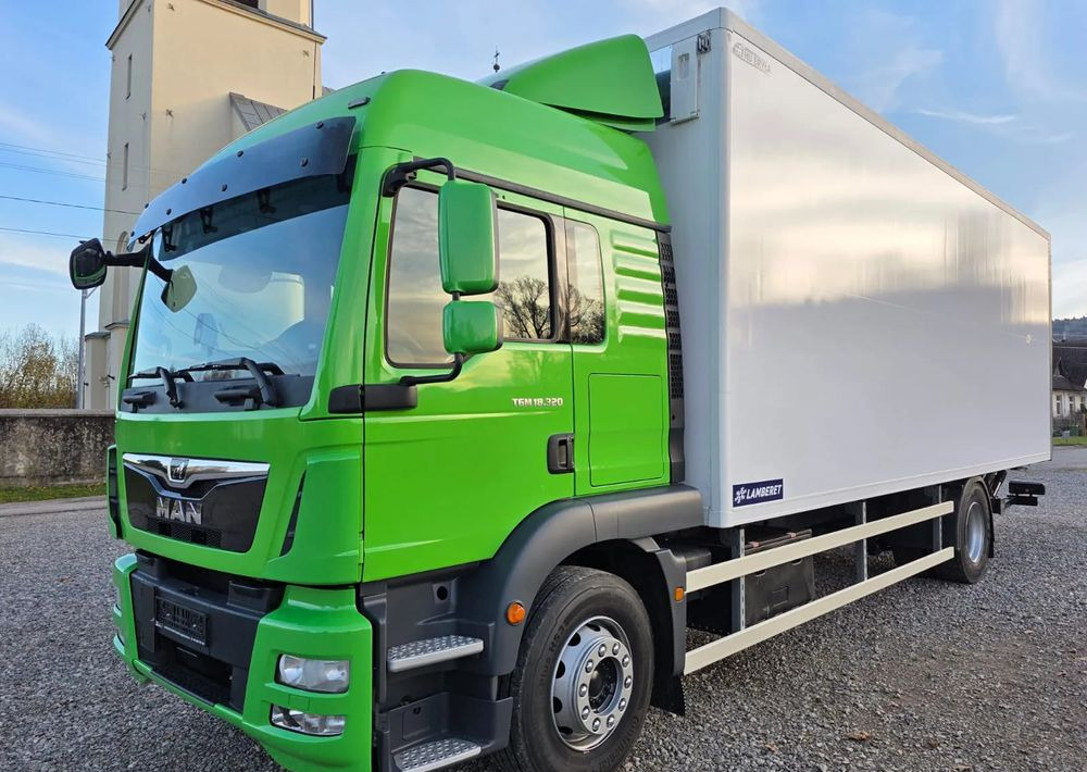 MAN TGM 18.320 / 18.290 / 15.290 / IZOTERMA / WINDA / 19PALET / E6 / 08.2018 / LIFT / SPROWADZONY / AUTOMAT / SYPIALKA / PIERWSZY WŁAŚCICIEL / BOCZNE DRZWI / STAN BARDZO DOBRY - شاحنة الفريزر: صورة 2 MAN TGM 18.320 / 18.290 / 15.290 / IZOTERMA / WINDA / 19PALET / E6 / 08.2018 / LIFT / SPROWADZONY / AUTOMAT / SYPIALKA / PIERWSZY WŁAŚCICIEL / BOCZNE DRZWI / STAN BARDZO DOBRY - شاحنة الفريزر: صورة 2