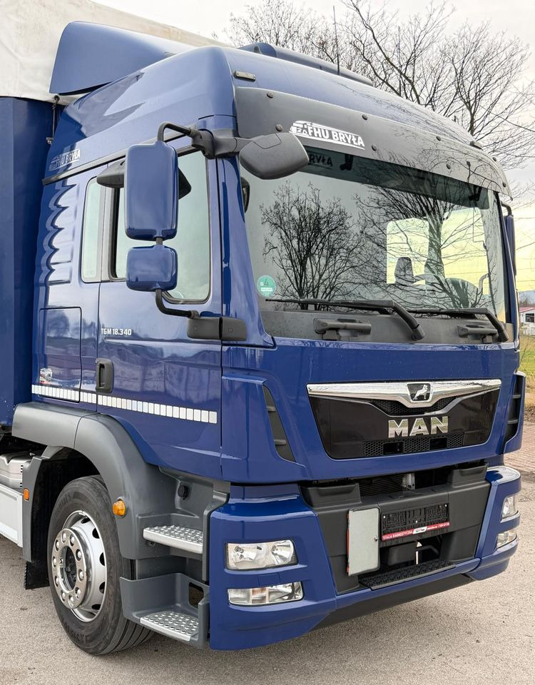 شاحنة ستارة MAN TGM 18.340 / FIRANKA / LIFT / SPROWADZONY / KLIMA POSTOJOWA / 2017 / 9700 ŁADOWNOŚĆ / AUTOMAT / 18 PALET / E6 / WINDA /: صورة 10 شاحنة ستارة MAN TGM 18.340 / FIRANKA / LIFT / SPROWADZONY / KLIMA POSTOJOWA / 2017 / 9700 ŁADOWNOŚĆ / AUTOMAT / 18 PALET / E6 / WINDA /: صورة 10