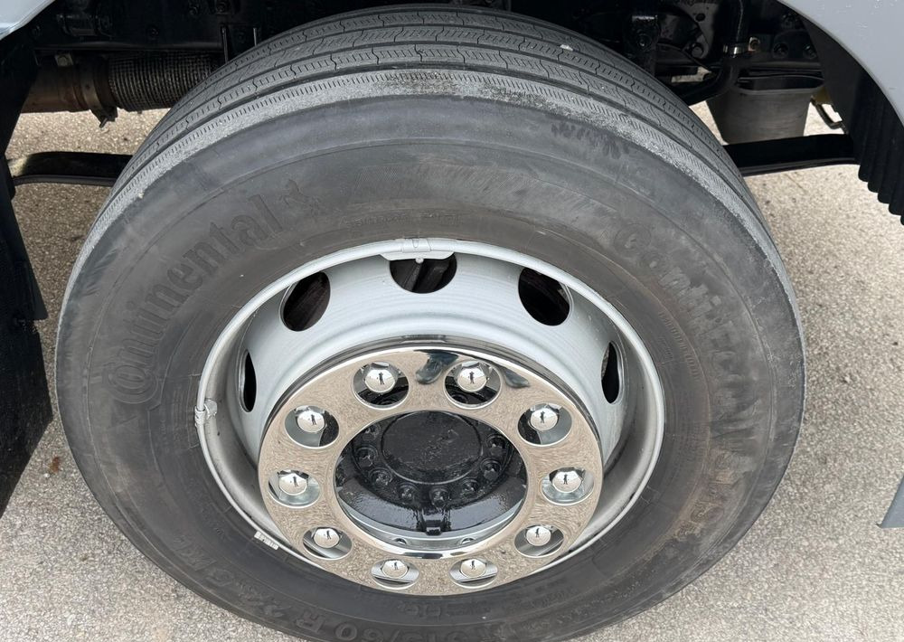 شاحنة ستارة MAN TGM 18.340 / FIRANKA / LIFT / SPROWADZONY / KLIMA POSTOJOWA / 2017 / 9700 ŁADOWNOŚĆ / AUTOMAT / 18 PALET / E6 / WINDA /: صورة 19 شاحنة ستارة MAN TGM 18.340 / FIRANKA / LIFT / SPROWADZONY / KLIMA POSTOJOWA / 2017 / 9700 ŁADOWNOŚĆ / AUTOMAT / 18 PALET / E6 / WINDA /: صورة 19