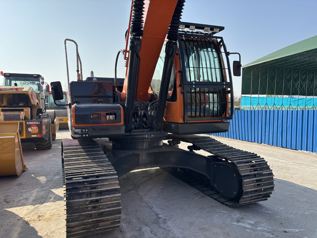 DOOSAN DX225LCA - حفار زحاف: صورة 5 DOOSAN DX225LCA - حفار زحاف: صورة 5