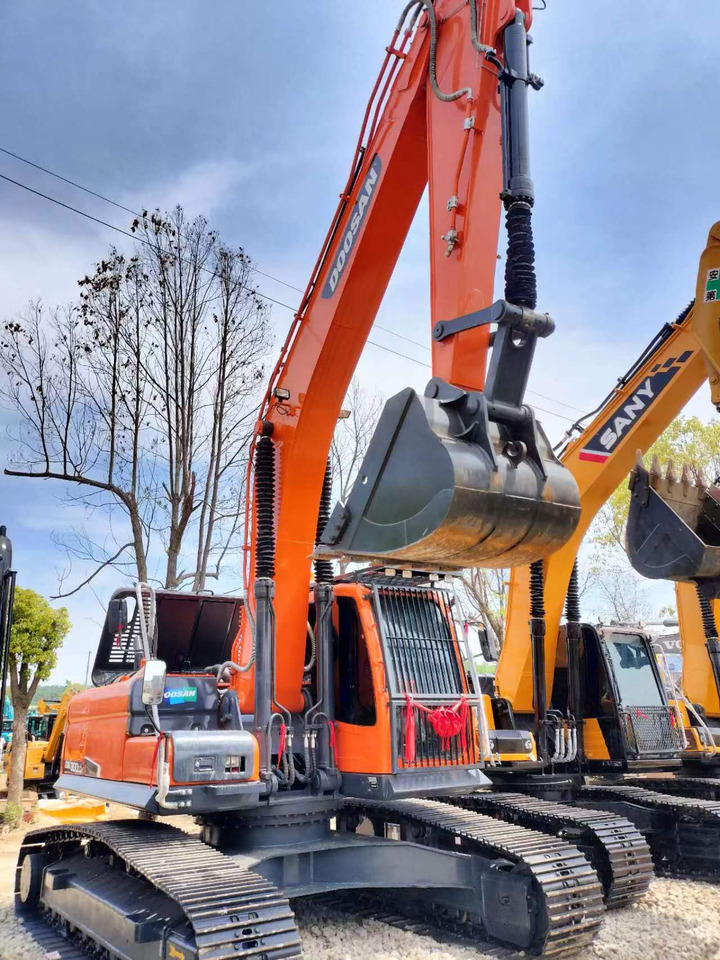 Doosan DX 300 Korea imports doosan DX300 - حفار زحاف: صورة 5 Doosan DX 300 Korea imports doosan DX300 - حفار زحاف: صورة 5