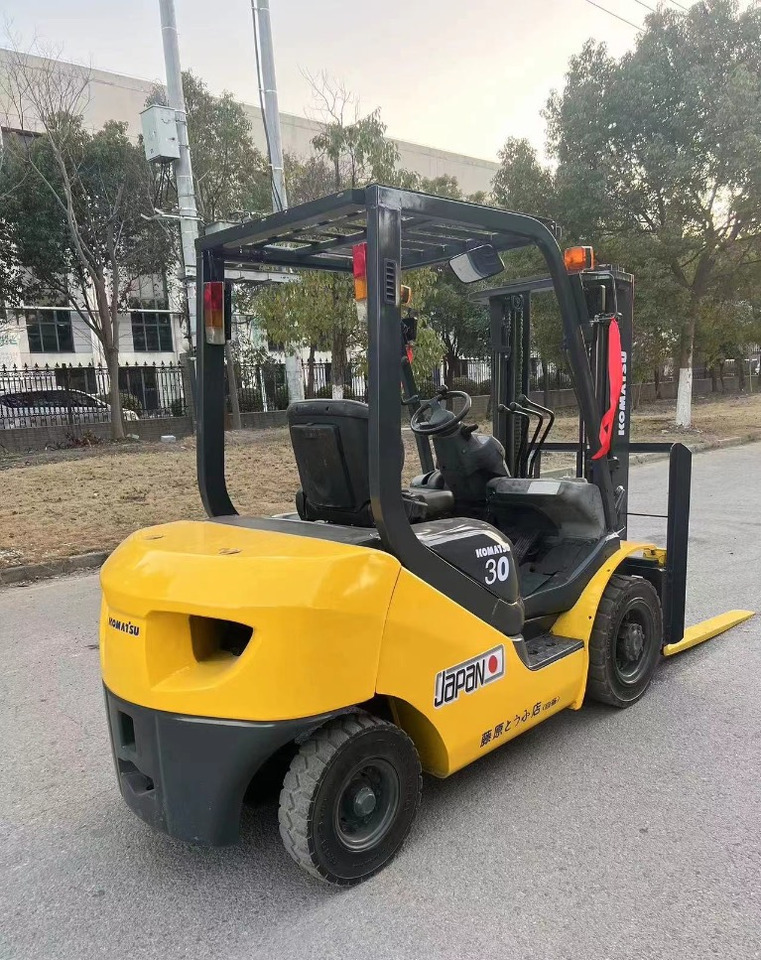 Komatsu 30 30 - رافعة شوكية ديزل: صورة 2 Komatsu 30 30 - رافعة شوكية ديزل: صورة 2