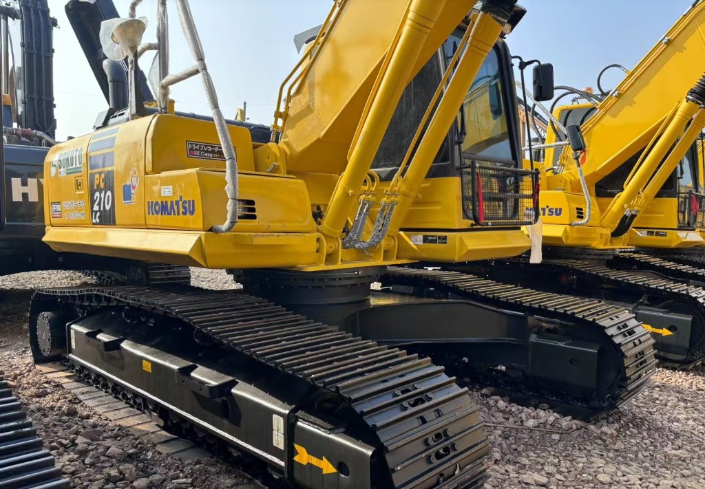 Komatsu PC 210 LC-8 - حفار زحاف: صورة 2 Komatsu PC 210 LC-8 - حفار زحاف: صورة 2