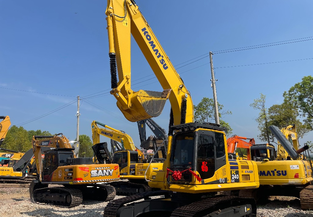 Komatsu PC 240 PC220 PC240-8 - حفار زحاف: صورة 3 Komatsu PC 240 PC220 PC240-8 - حفار زحاف: صورة 3