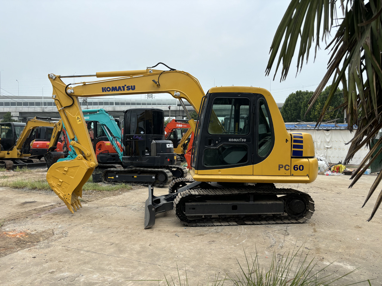 Komatsu PC 60-7 - حفارة مُصَّغرة: صورة 1 Komatsu PC 60-7 - حفارة مُصَّغرة: صورة 1
