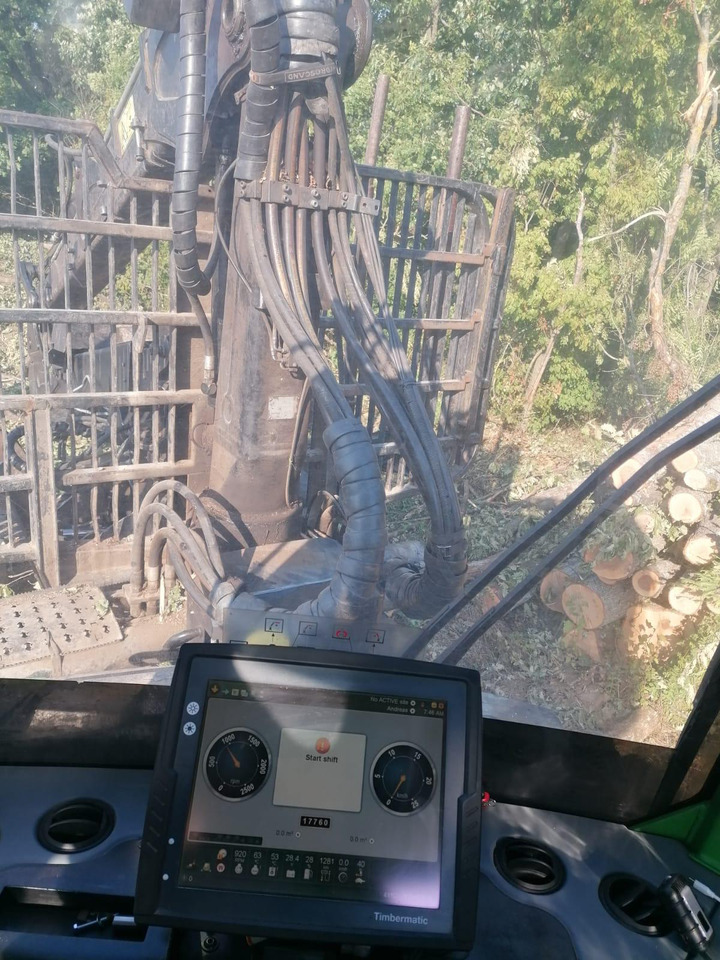 حافلة الغابات JOHN DEERE 1910E: صورة 12
