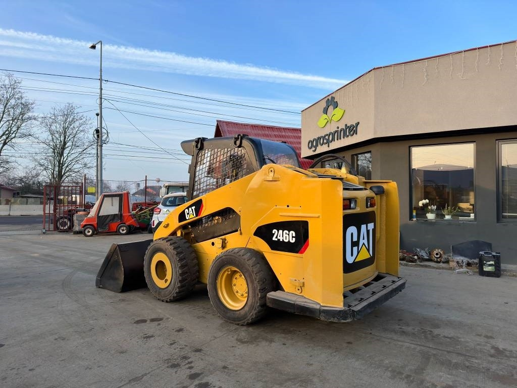 CAT 246 C  - شيول صغير: صورة 2 CAT 246 C  - شيول صغير: صورة 2