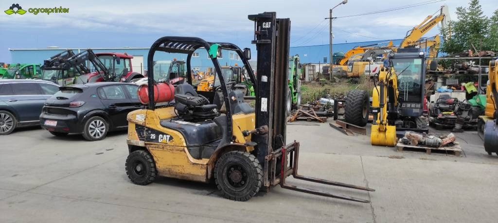 CAT GP 25 N - رافعة شوكية تعمل بالغاز: صورة 1 CAT GP 25 N - رافعة شوكية تعمل بالغاز: صورة 1