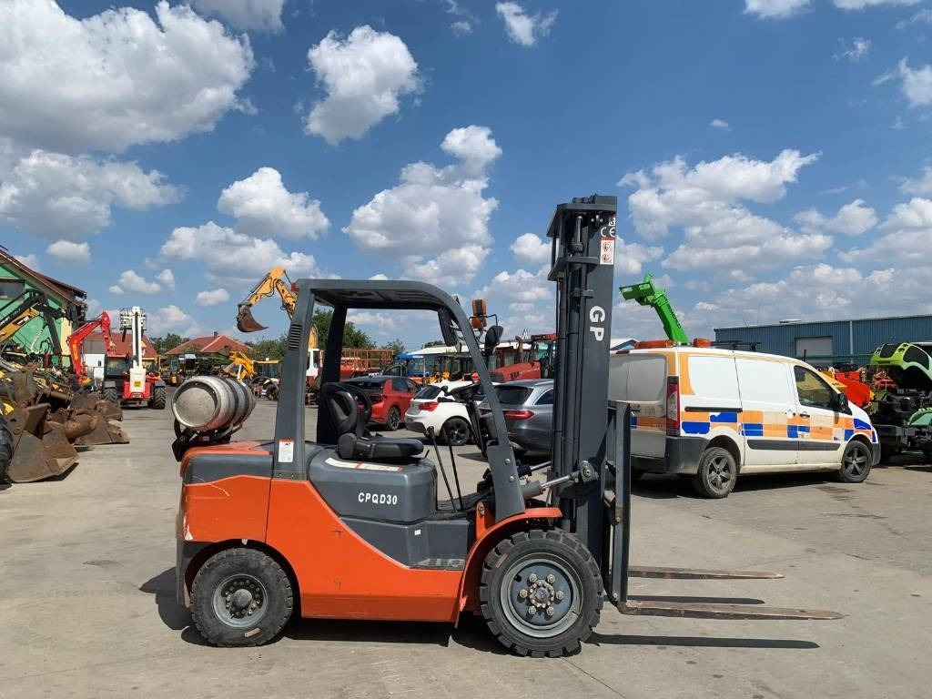 CPQD30 30 - رافعة شوكية تعمل بالغاز: صورة 3 CPQD30 30 - رافعة شوكية تعمل بالغاز: صورة 3