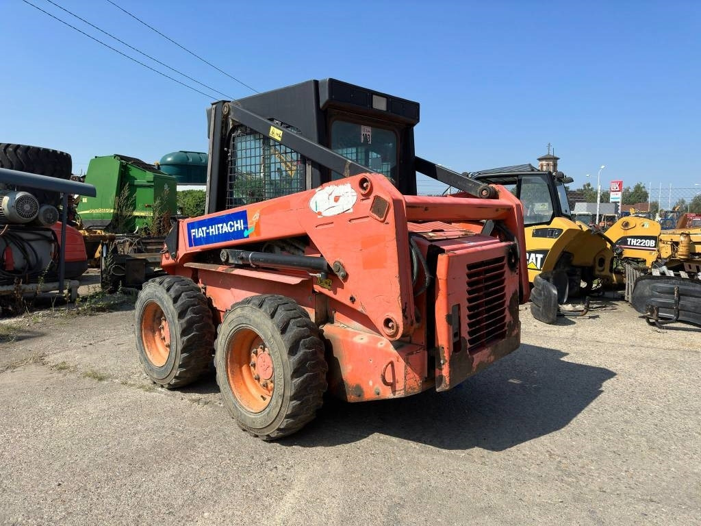 Fiat-Hitachi SL55B - شيول صغير: صورة 3 Fiat-Hitachi SL55B - شيول صغير: صورة 3