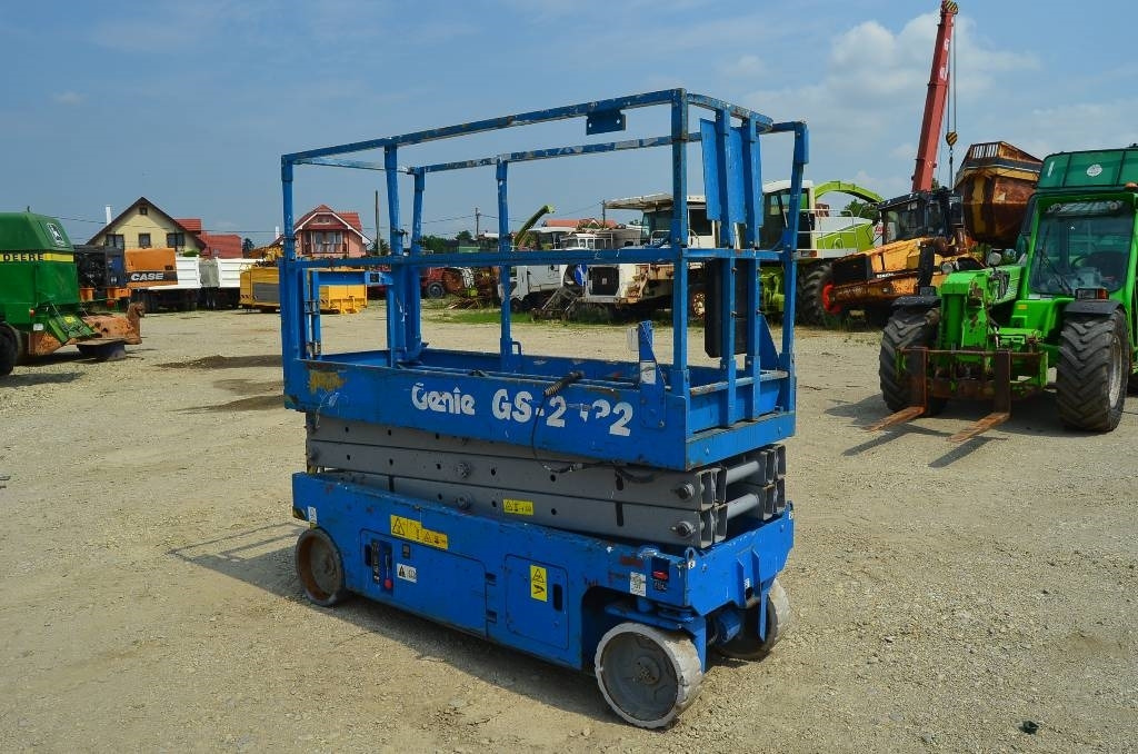 Genie GS 2032 - رافعة هيدروليكية مقصية: صورة 4 Genie GS 2032 - رافعة هيدروليكية مقصية: صورة 4