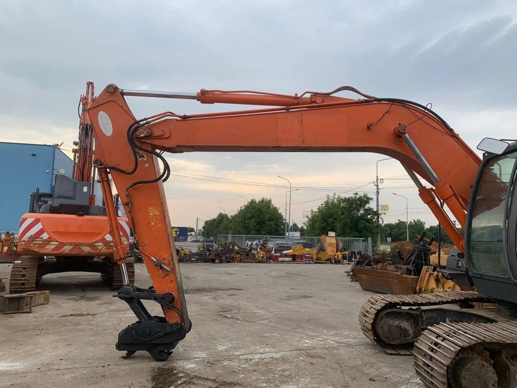 Hitachi ZX 180 LC-3 - حفار زحاف: صورة 4 Hitachi ZX 180 LC-3 - حفار زحاف: صورة 4