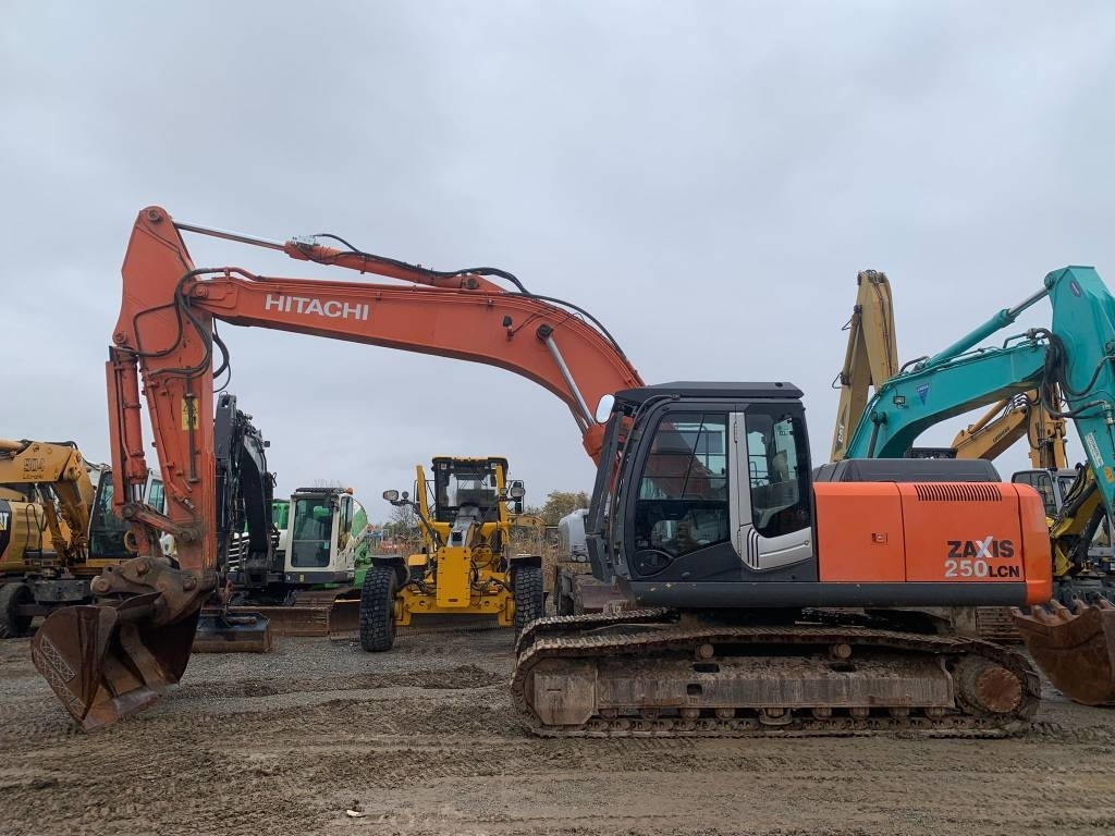 Hitachi ZX 250 LC N-3 - حفار زحاف: صورة 2 Hitachi ZX 250 LC N-3 - حفار زحاف: صورة 2