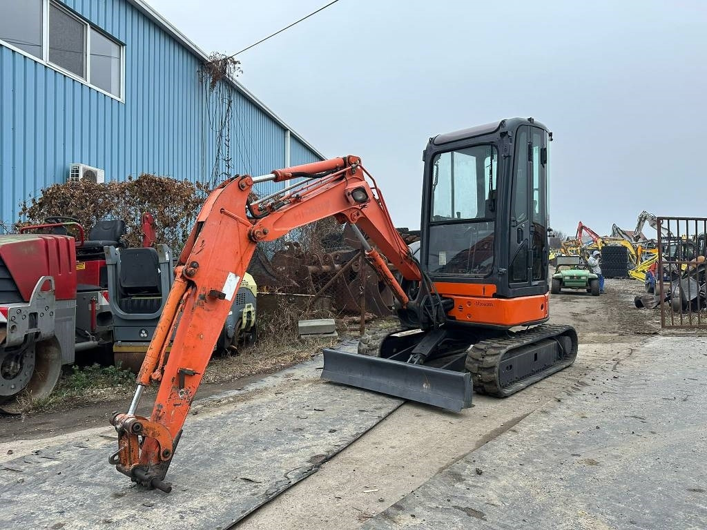 Hitachi ZX 27 U-2 - حفارة مُصَّغرة: صورة 1 Hitachi ZX 27 U-2 - حفارة مُصَّغرة: صورة 1