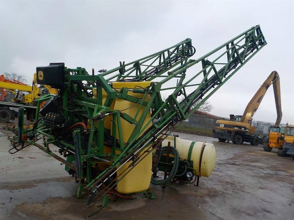 John Deere 510 - بخاخ مركب على الجرار: صورة 3 John Deere 510 - بخاخ مركب على الجرار: صورة 3