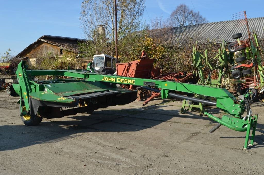 John Deere 530 - جزازة العشب: صورة 1 John Deere 530 - جزازة العشب: صورة 1