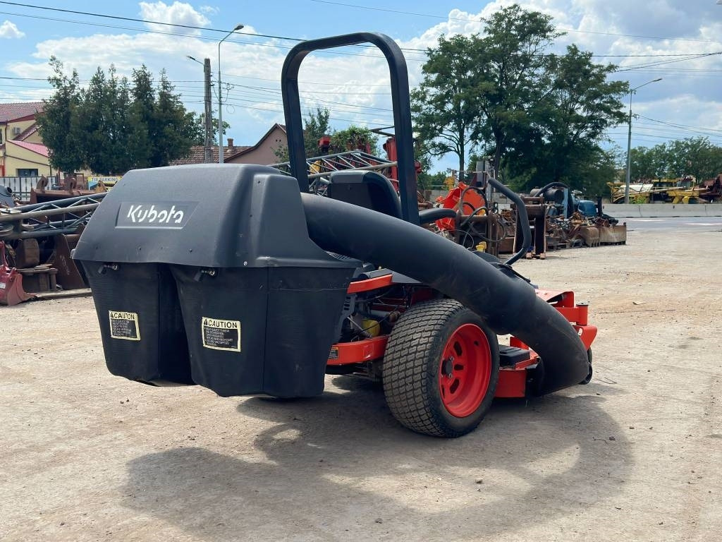 Kubota Z121S - جزازة أعشاب الحدائق: صورة 4 Kubota Z121S - جزازة أعشاب الحدائق: صورة 4