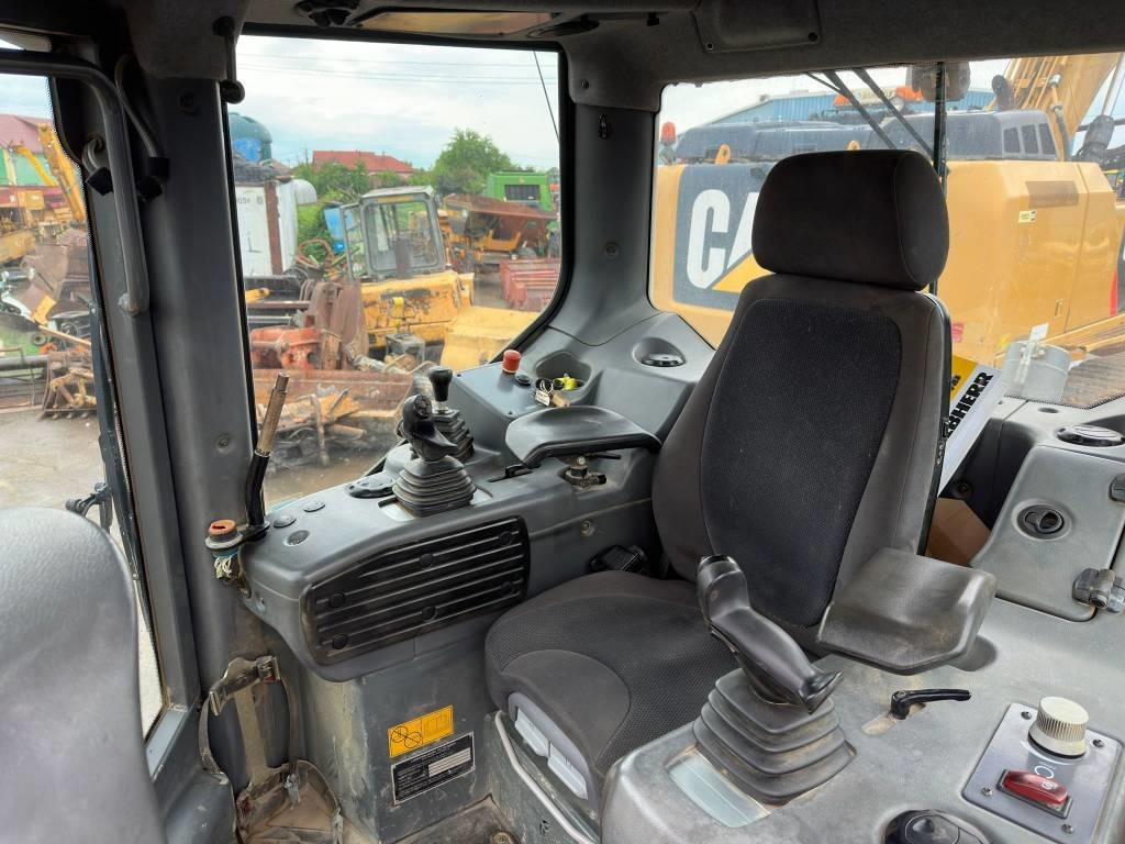 جرافة Liebherr PR 736 LGP: صورة 15