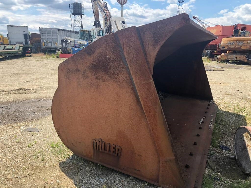 Miller Miller - كُلَّاب - آلات البناء: صورة 3 Miller Miller - كُلَّاب - آلات البناء: صورة 3