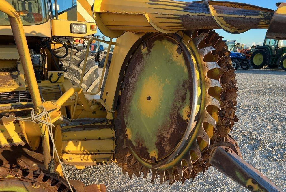 New Holland FX 300 - حصادة موحَّدة: صورة 5 New Holland FX 300 - حصادة موحَّدة: صورة 5