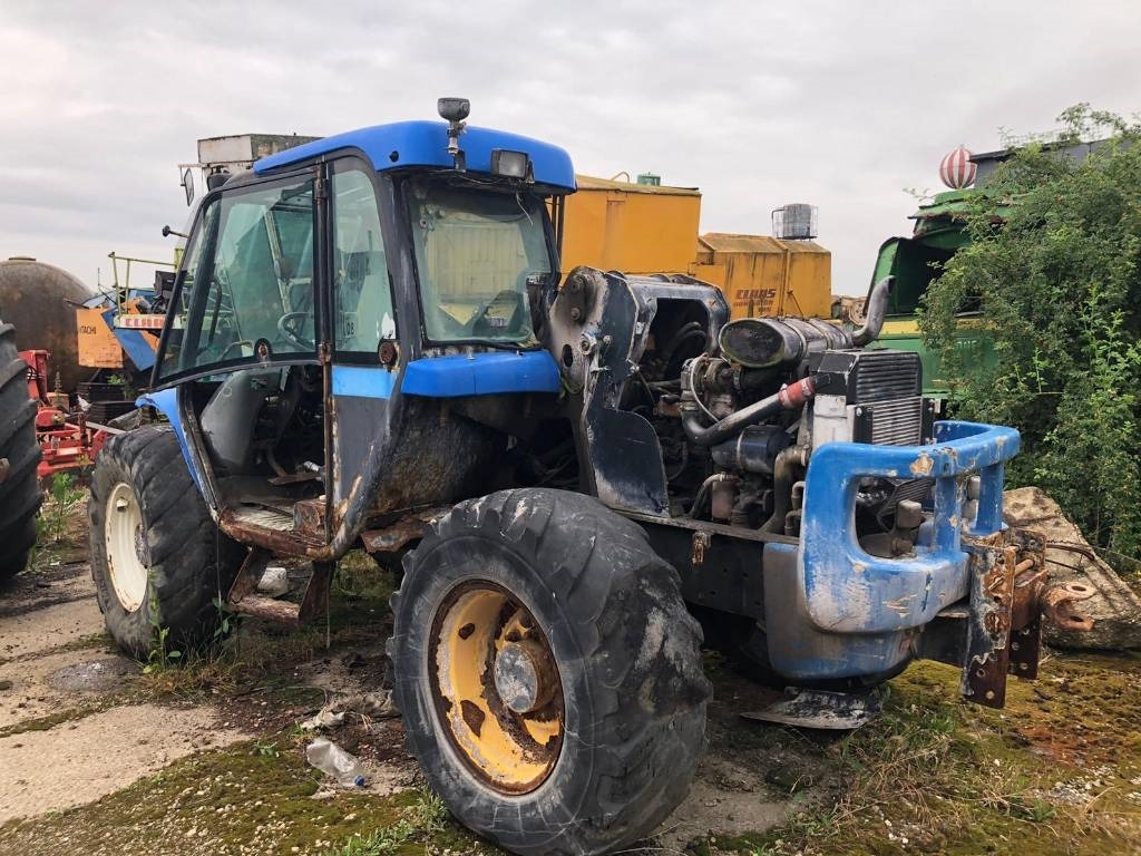 New Holland LM 435-410 FOR PARTS - رافعة تلسكوبية: صورة 2 New Holland LM 435-410 FOR PARTS - رافعة تلسكوبية: صورة 2