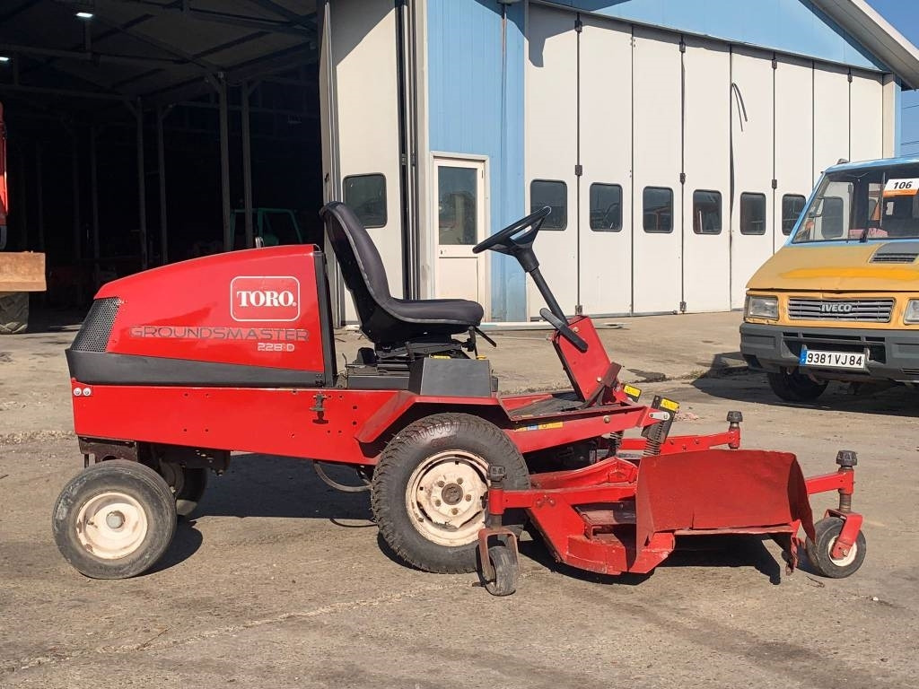 Toro Groundmaster 228D - جزازة أعشاب الحدائق: صورة 5 Toro Groundmaster 228D - جزازة أعشاب الحدائق: صورة 5