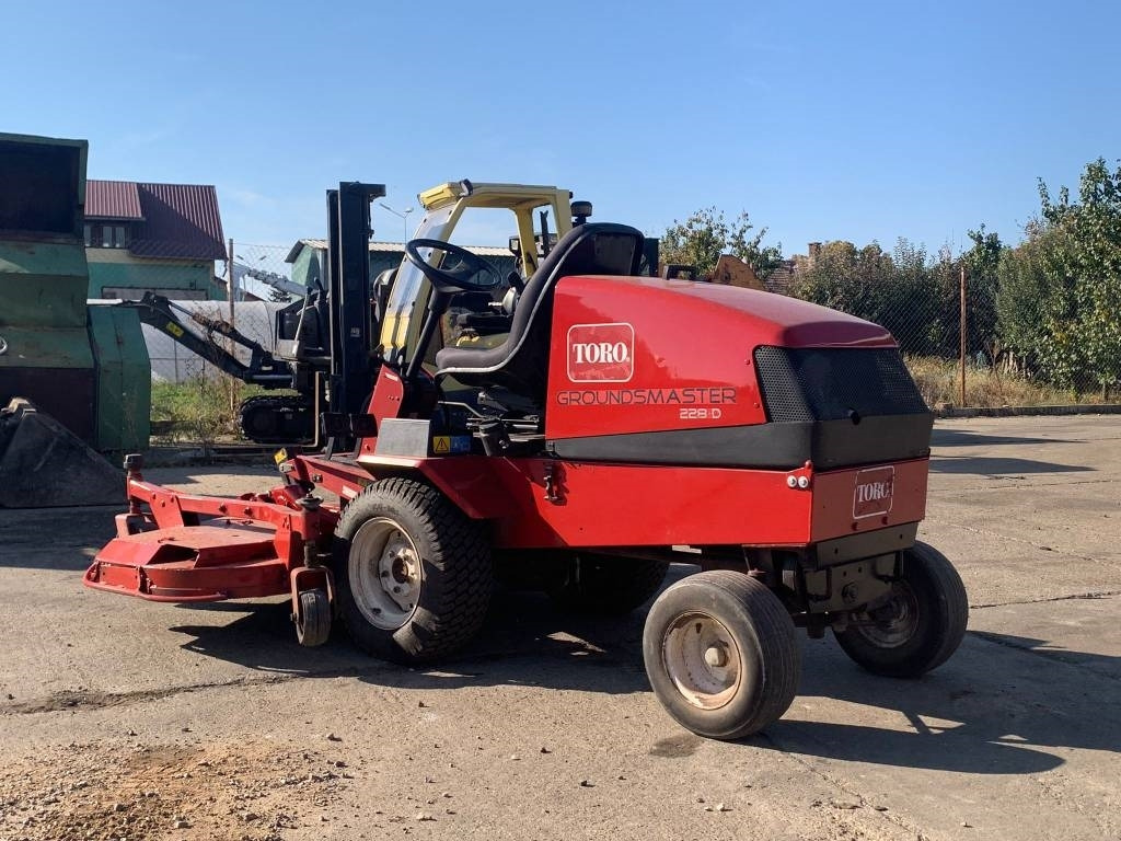 Toro Groundmaster 228D - جزازة أعشاب الحدائق: صورة 3 Toro Groundmaster 228D - جزازة أعشاب الحدائق: صورة 3