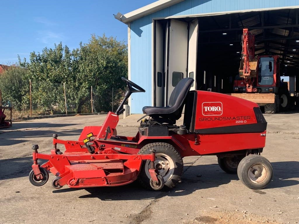 Toro Groundmaster 228D - جزازة أعشاب الحدائق: صورة 2 Toro Groundmaster 228D - جزازة أعشاب الحدائق: صورة 2