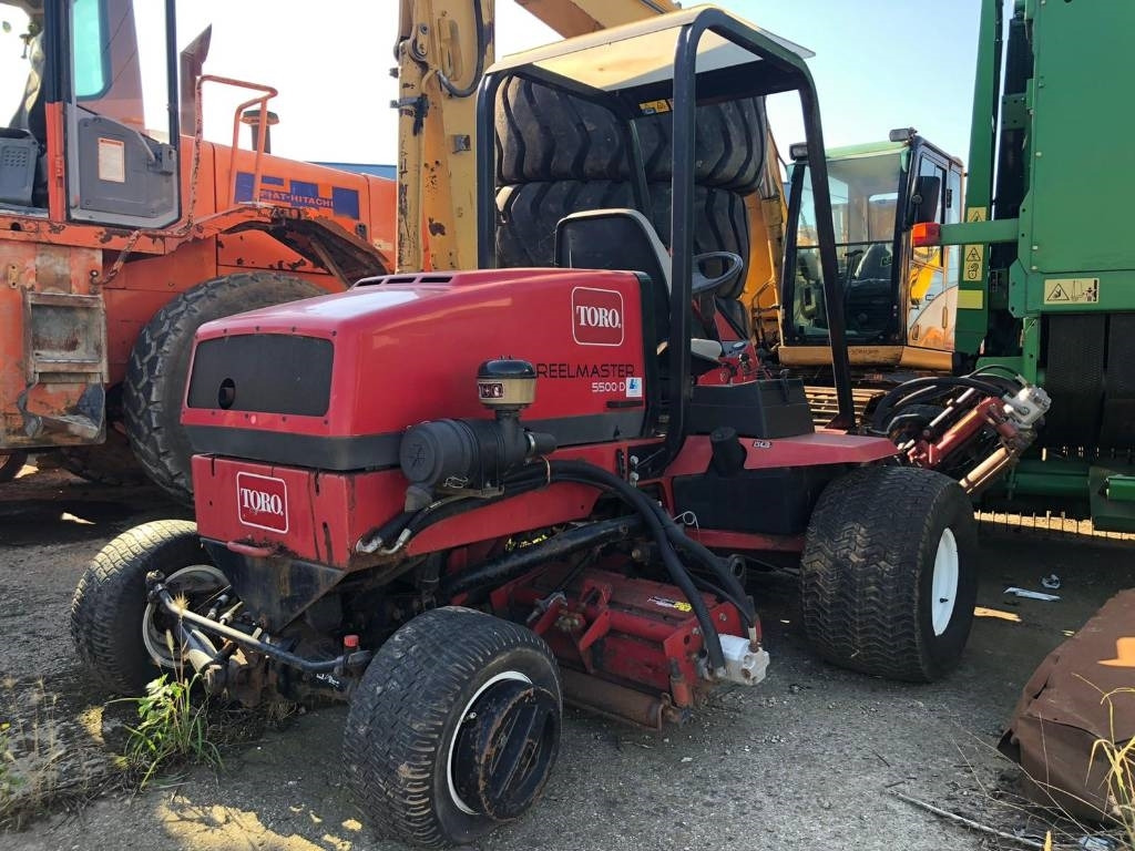 Toro REELMASTER 5500D - جزازة أعشاب الحدائق: صورة 5 Toro REELMASTER 5500D - جزازة أعشاب الحدائق: صورة 5