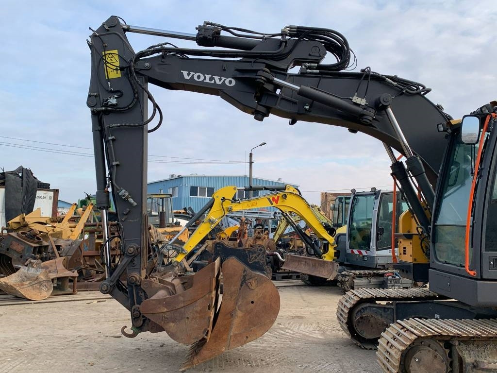 Volvo ECR145EL - حفار زحاف: صورة 4 Volvo ECR145EL - حفار زحاف: صورة 4