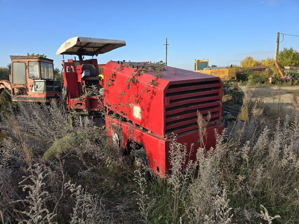 Wirtgen W 600 DC FOR PARTS - مدادة الأسفلت: صورة 1 Wirtgen W 600 DC FOR PARTS - مدادة الأسفلت: صورة 1