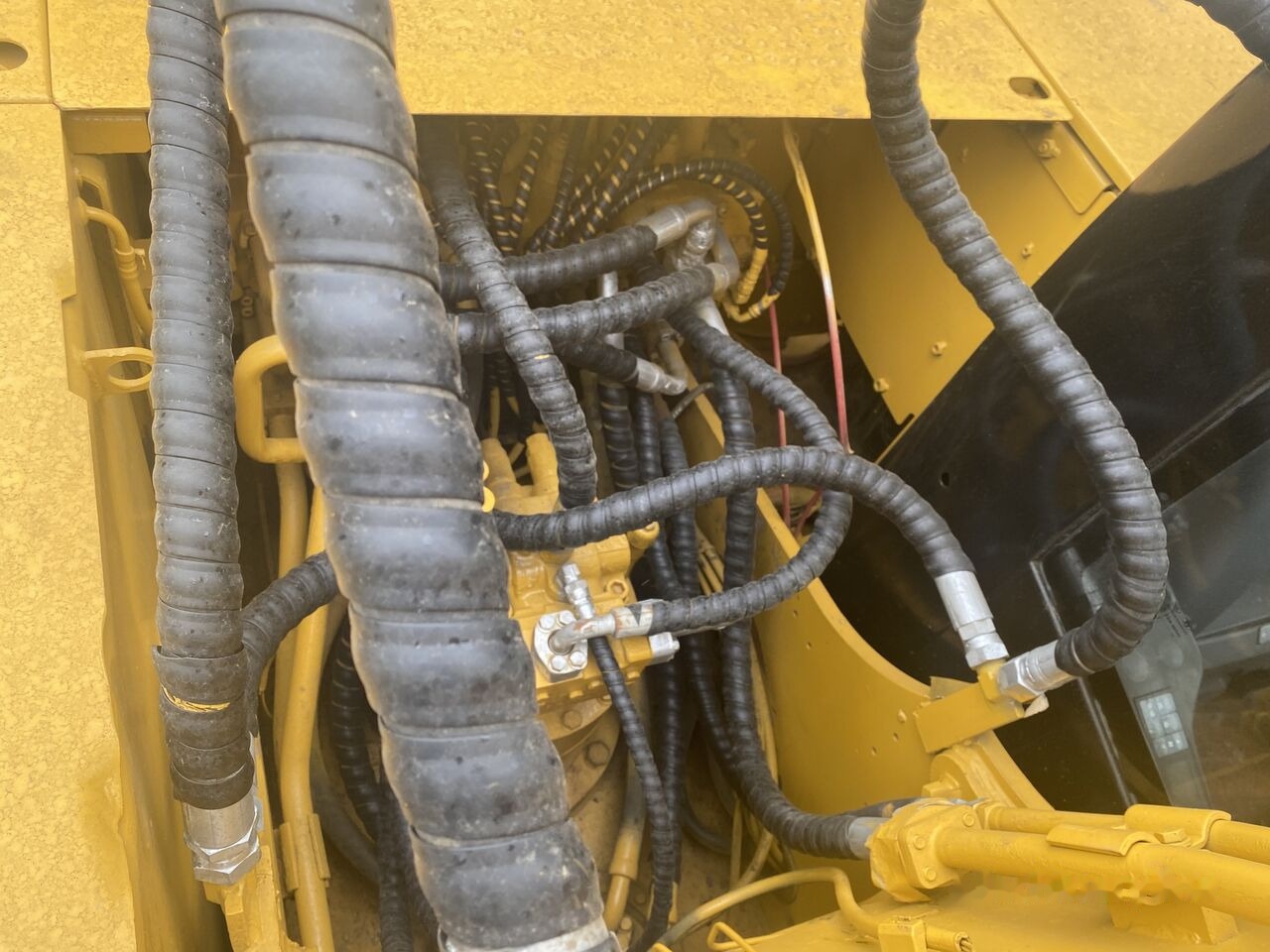 Caterpillar 320DL - حفار زحاف: صورة 4 Caterpillar 320DL - حفار زحاف: صورة 4