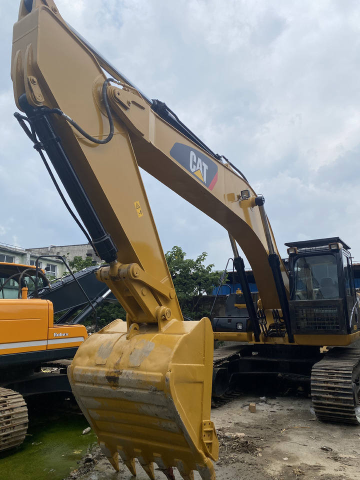 Caterpillar 330D - حفار زحاف: صورة 1 Caterpillar 330D - حفار زحاف: صورة 1