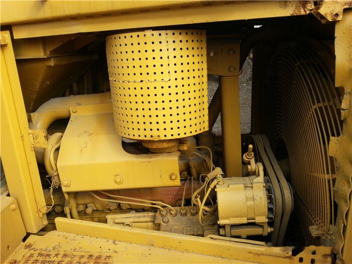 Caterpillar CAT D6H - جرافة: صورة 4 Caterpillar CAT D6H - جرافة: صورة 4