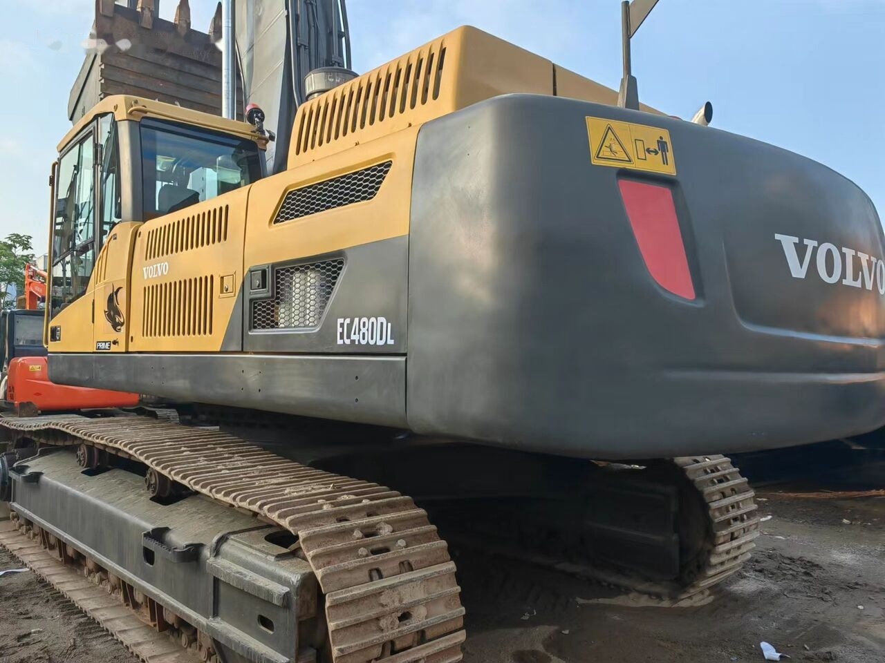 Volvo EC480D - حفار زحاف: صورة 2 Volvo EC480D - حفار زحاف: صورة 2