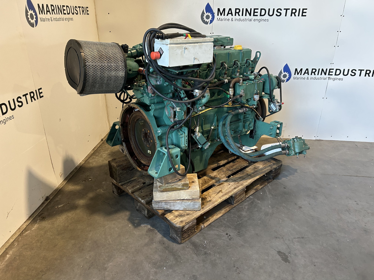 Volvo Penta D7C-B TA - محرك - آليات: صورة 2 Volvo Penta D7C-B TA - محرك - آليات: صورة 2