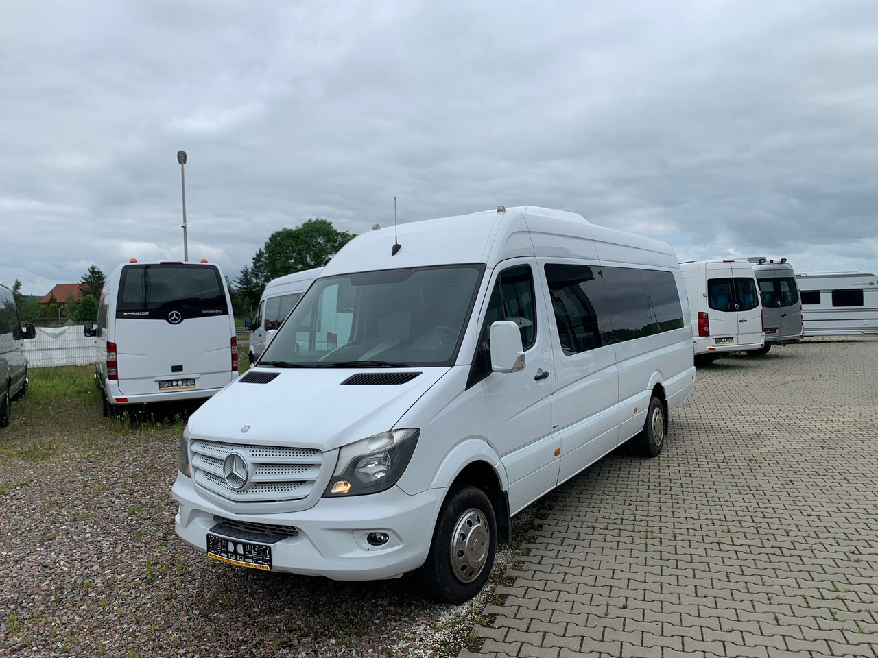 Mercedes Benz Sprinter 516 CDI - 24 Miejsca - مركبة كوتش: صورة 1 Mercedes Benz Sprinter 516 CDI - 24 Miejsca - مركبة كوتش: صورة 1