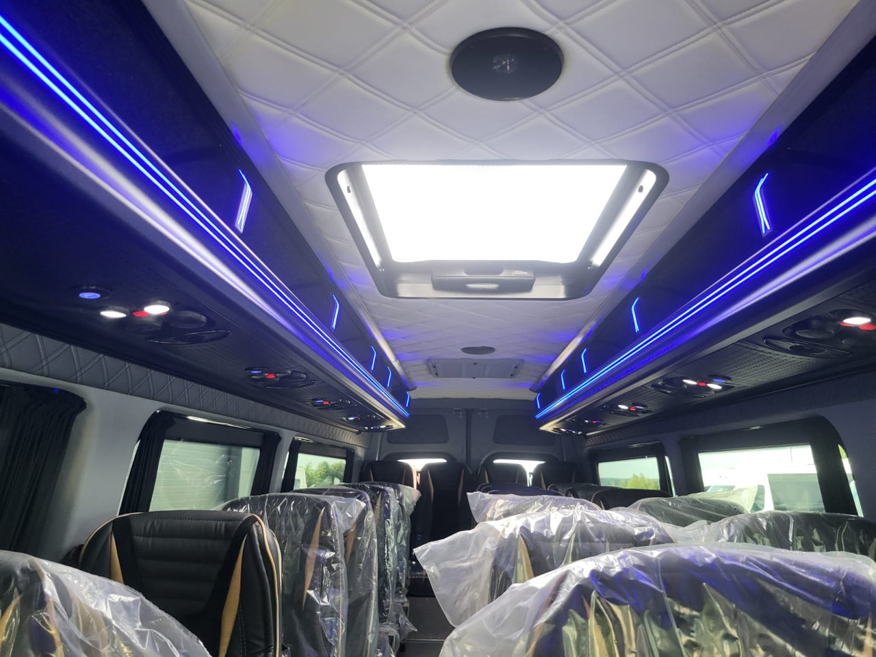حافلة سوبربان Mercedes-Benz Sprinter 519 CDI 24 places + 3 standing: صورة 14