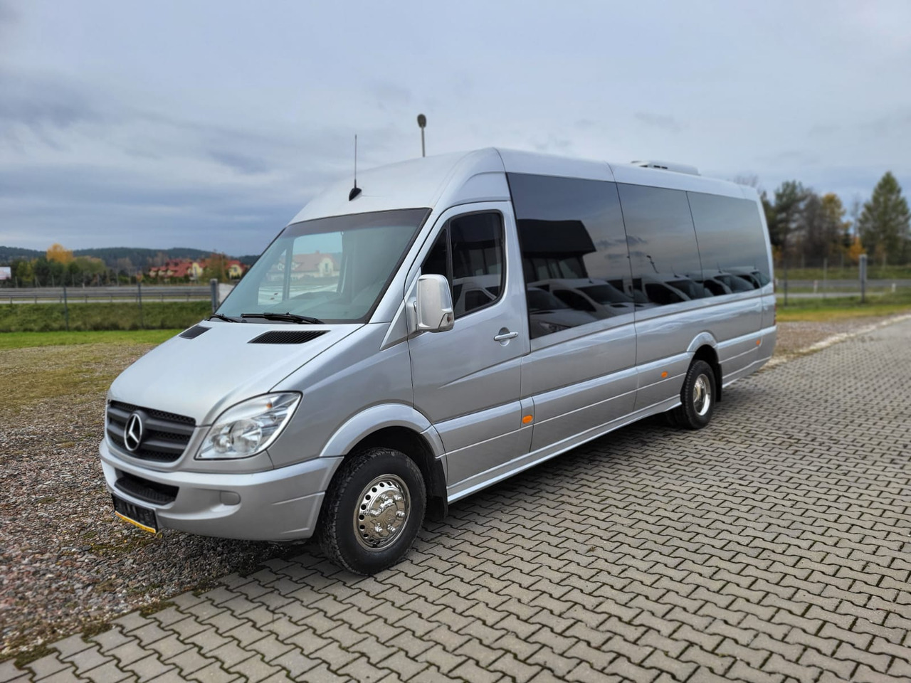 Mercedes-Benz Sprinter 519 CDI 24 places + 4 standing - حافلة سوبربان: صورة 1 Mercedes-Benz Sprinter 519 CDI 24 places + 4 standing - حافلة سوبربان: صورة 1