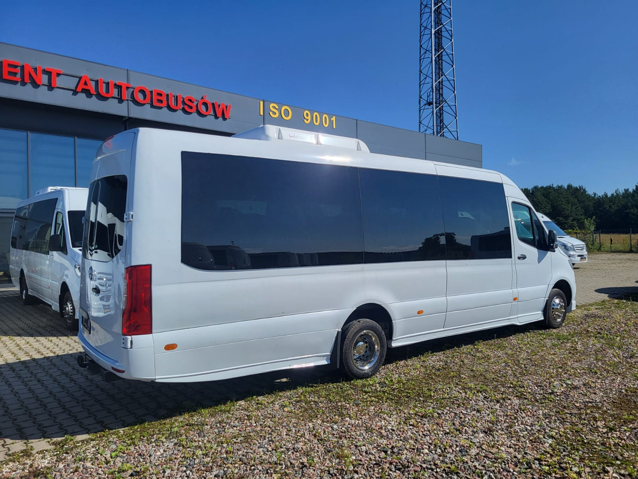 Sprinter 516 CDI 24 places + 4 standing - حافلة سوبربان: صورة 3 Sprinter 516 CDI 24 places + 4 standing - حافلة سوبربان: صورة 3