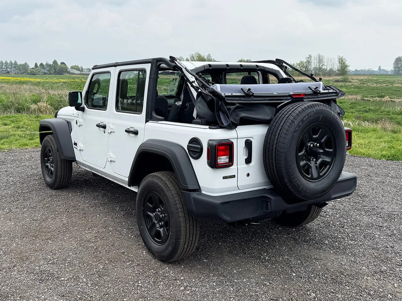Jeep Wrangler 4x4 3.0 Diesel UNLIMITED SPORT 5 DOORS - EURO 6 - NEW!! LARGE QUANTITY AVAILABLE!! - شاحنة البيك أب: صورة 4 Jeep Wrangler 4x4 3.0 Diesel UNLIMITED SPORT 5 DOORS - EURO 6 - NEW!! LARGE QUANTITY AVAILABLE!! - شاحنة البيك أب: صورة 4