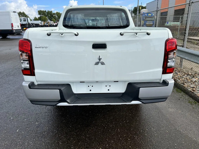 Mitsubishi L200 4x4 - 8 UNITS in WHITE 2.5 D GL Double Cab - EURO 2 - NEW!! Ready for work!!!** - شاحنة البيك أب, الشاحنات الصغيرة كابينة مزدوجة: صورة 3 Mitsubishi L200 4x4 - 8 UNITS in WHITE 2.5 D GL Double Cab - EURO 2 - NEW!! Ready for work!!!** - شاحنة البيك أب, الشاحنات الصغيرة كابينة مزدوجة: صورة 3