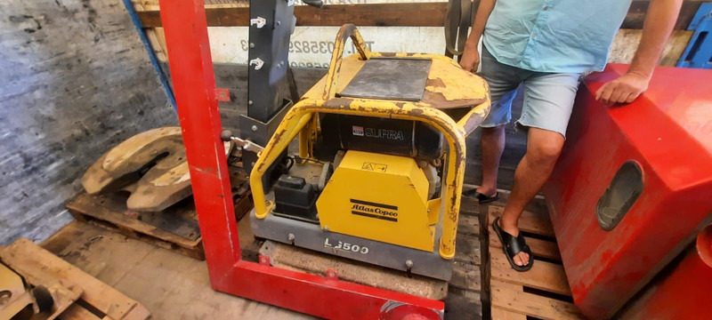Atlas-Copco Rüttelplatte LJ500 - لوحة اهتزازية: صورة 1 Atlas-Copco Rüttelplatte LJ500 - لوحة اهتزازية: صورة 1