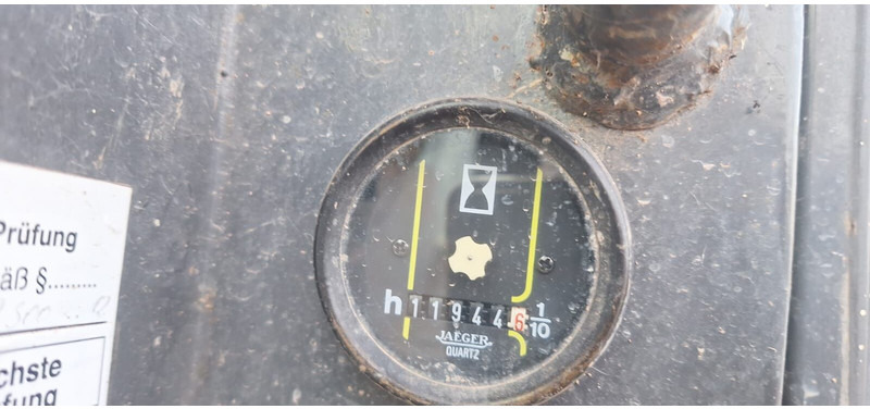 حفارة دولاب Case WX150: صورة 7