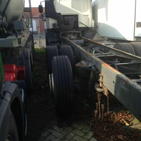 DAF CF 85-410 6X2 Blatt/Luft G.Haus Fahrgestell - شاحنة هيكل كابينة: صورة 2 DAF CF 85-410 6X2 Blatt/Luft G.Haus Fahrgestell - شاحنة هيكل كابينة: صورة 2