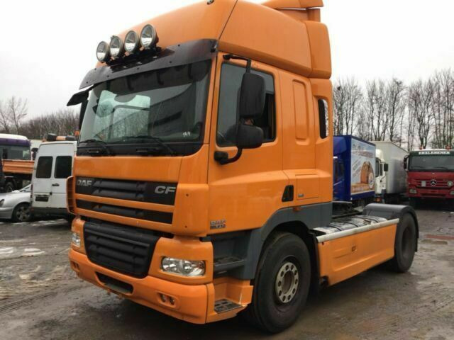 DAF CF85-410 G.Haus 2xBett ZF/Schalter 2-Kreishydr - وحدة جر: صورة 1 DAF CF85-410 G.Haus 2xBett ZF/Schalter 2-Kreishydr - وحدة جر: صورة 1