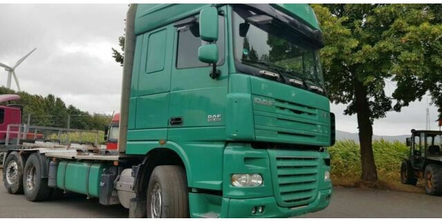DAF XF105-460Super Spacs Cap G.Haus/Hoch Retarder - شاحنة قطع الأشجار: صورة 2 DAF XF105-460Super Spacs Cap G.Haus/Hoch Retarder - شاحنة قطع الأشجار: صورة 2