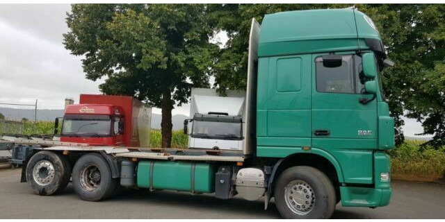 DAF XF105-460Super Spacs Cap G.Haus/Hoch Retarder - شاحنة قطع الأشجار: صورة 3 DAF XF105-460Super Spacs Cap G.Haus/Hoch Retarder - شاحنة قطع الأشجار: صورة 3