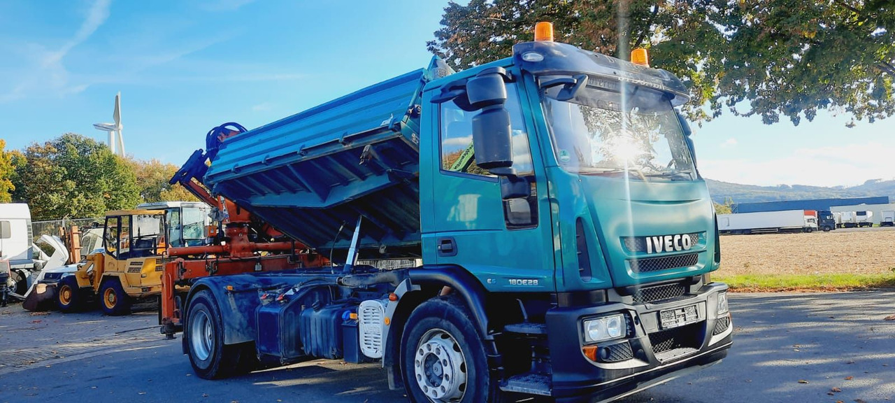 Iveco ML180E28K 4x2 mit Kran/Funk/Greifer - شاحنة قلاب, شاحنة كرين: صورة 4 Iveco ML180E28K 4x2 mit Kran/Funk/Greifer - شاحنة قلاب, شاحنة كرين: صورة 4